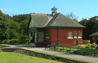 Park keepers hut photographed in 2006