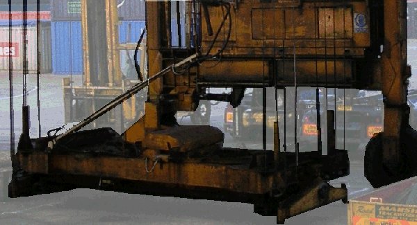 Photo of lifting frame used for Freightliner ISO container services